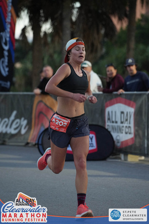 2024 Clearwater Marathon Running Festival 5k Finish-10013