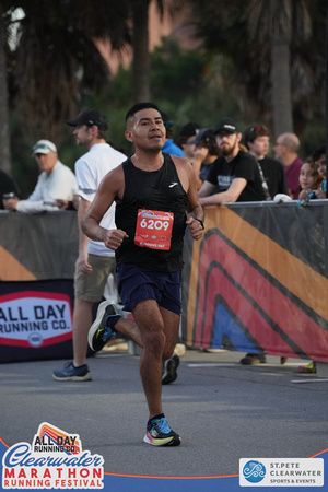 2024 Clearwater Marathon Running Festival 5k Finish-10016
